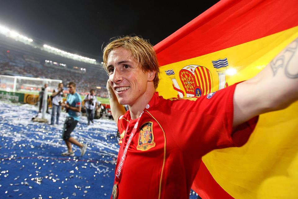 竞技宝体育-南非世界杯的这支西班牙这么厉害？若踢明年世界杯 还能轻松夺冠